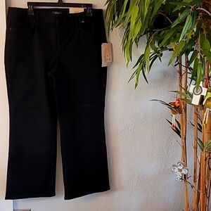 NWT NYDJ black Jean Size Large